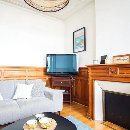 -bosco- Elegant T3 Avec Balcon Et Vue Sur Le Port דירה